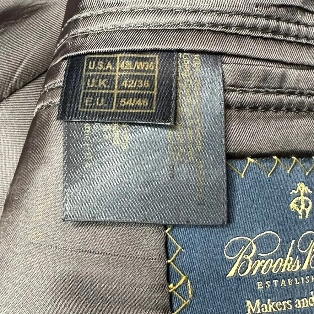 Brooks Brothers 1818 Madison in Dark Grey Pinstripe 42L 36W Wool Suit Jacket